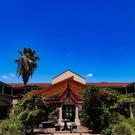 Vineyard Court Designer Suites Hotel College Station Eksteriør billede