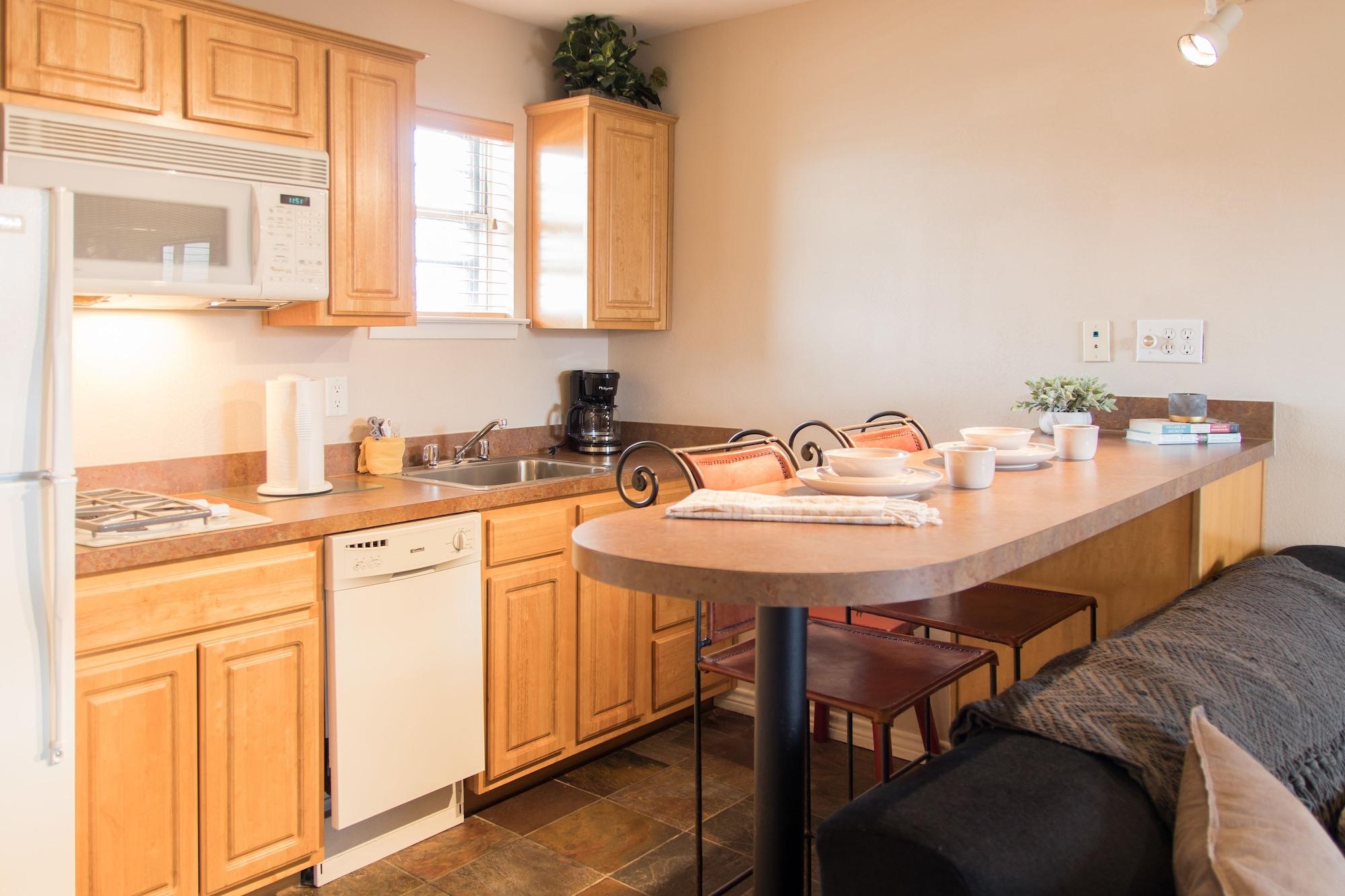 Vineyard Court Designer Suites Hotel College Station Eksteriør billede