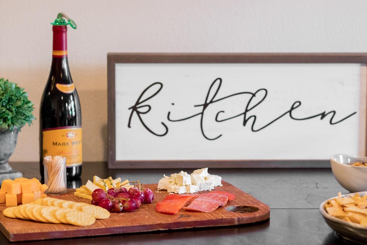 Vineyard Court Designer Suites Hotel College Station Eksteriør billede